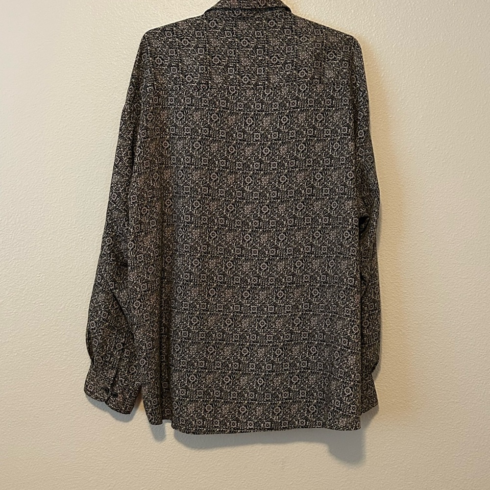 Patterned Button-Up Shirt - Picture 6 of 6